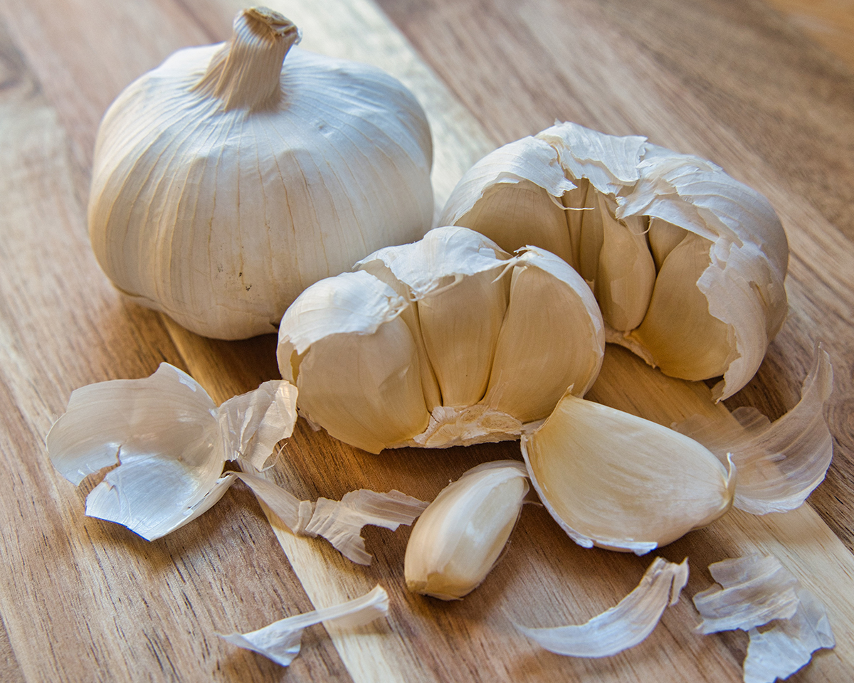 Knoblauch senkt Blutzucker und Cholesterin auf natürliche Weise