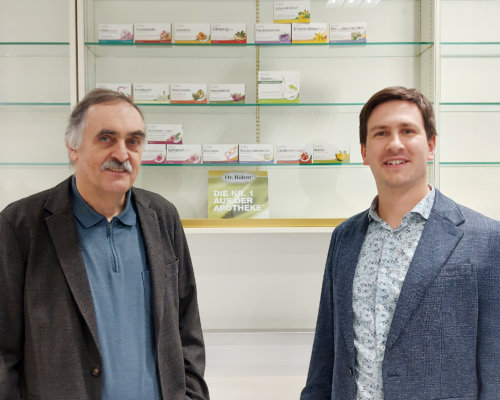 Prof. Franz Bucar von der Karl-Franzens-Universität Graz und Dr. Johannes-Paul Fladerer-Grollitsch von Apomedica präsentieren stolz die Dr. Böhm Produktvielfalt